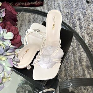 FASION NOVA NWOT WHITE SIZE 10